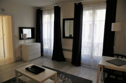 Studio in Paris Montmartre available June, July and August 2024. Perfectly located for the Olympic Games